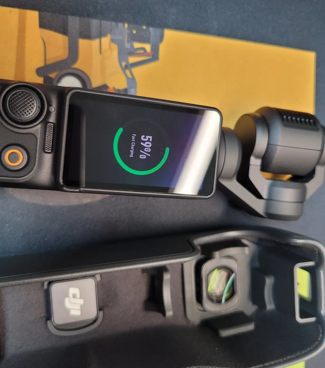 충전 중 화면. 59% Fast Charging 표시