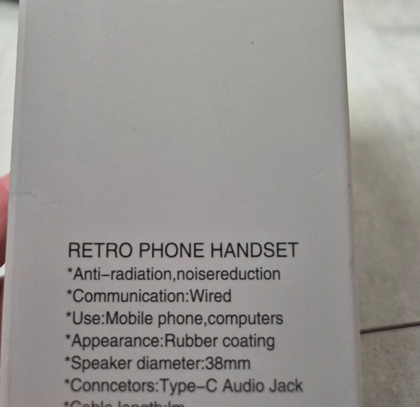 상자 뒷면 스펙 문구 확대. Anti-radiation, Communication Wired, Use Mobile phone computers, Appearance Rubber coating, Speaker diameter 38mm, Connectors Type-C Audio Jack